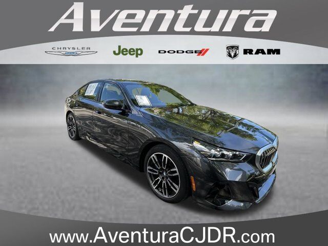 2025 BMW 5 Series 530i — photo 1 of 13