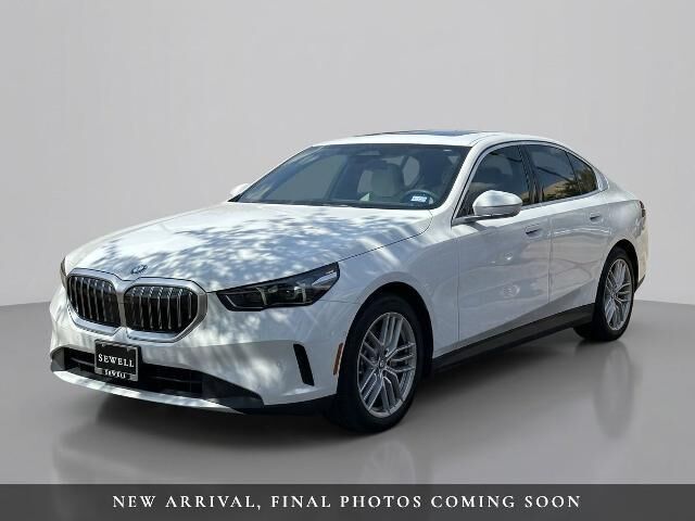 2025 BMW 5 Series 530i xDrive — photo 1 of 26