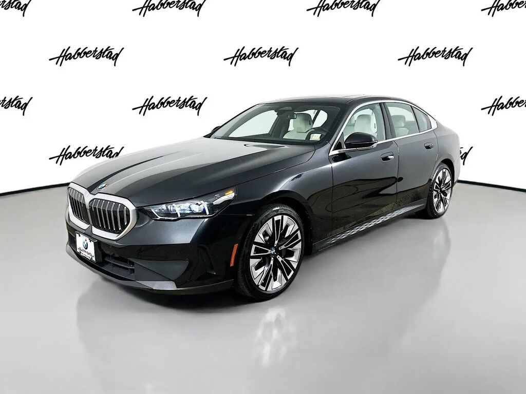 2025 BMW 5 Series 530i xDrive — photo 1 of 13