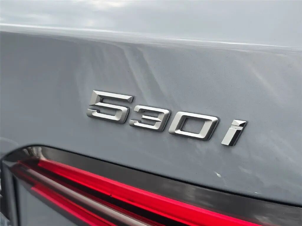 2026 BMW 5 Series 530i xDrive — photo 1 of 13