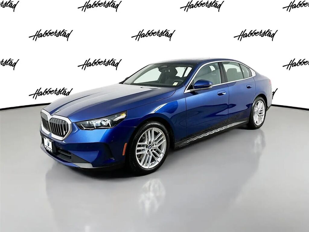 2025 BMW 5 Series 530i xDrive — photo 1 of 13