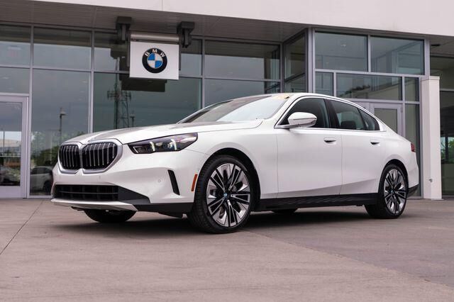 2026 BMW 5 Series 530i xDrive — photo 1 of 14
