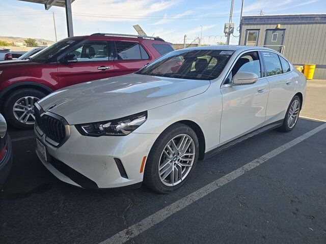 2025 BMW 5 Series 530i xDrive