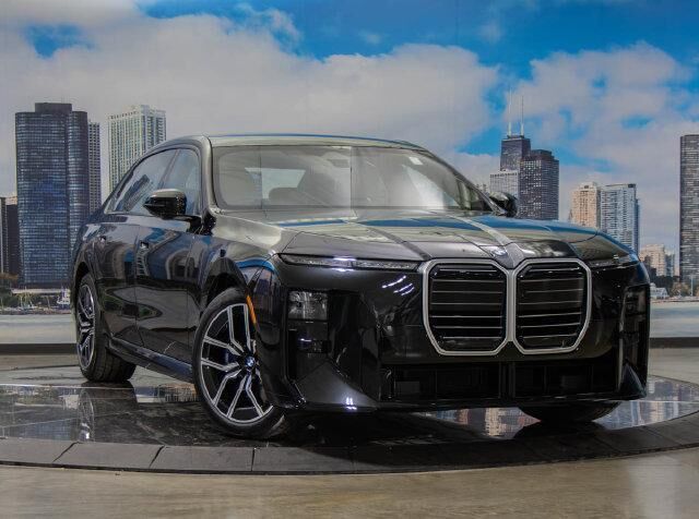 2027 BMW 7 Series 740 xDrive — photo 1 of 13