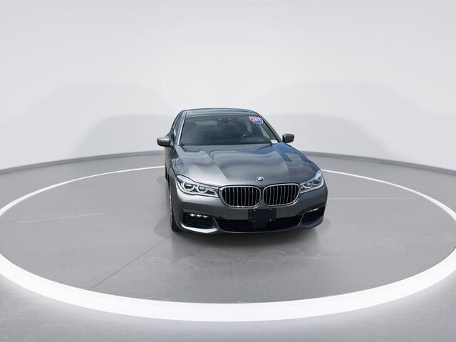2017 BMW 7 Series 750i xDrive — photo 1 of 13