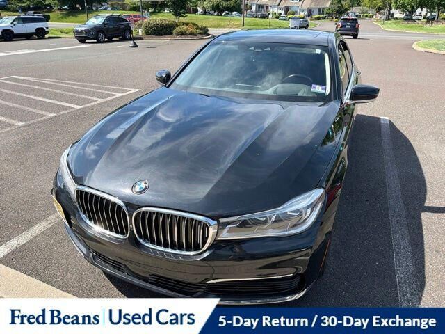 2016 BMW 7 Series 750i xDrive — photo 1 of 23