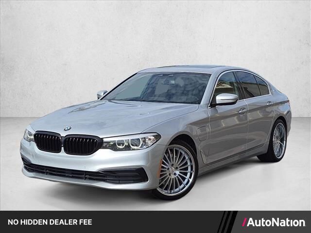 2019 BMW 5 Series 530e iPerformance — photo 1 of 13