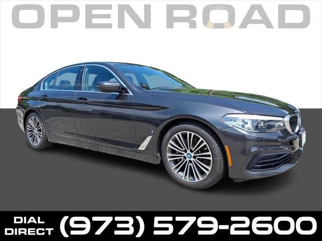 2019 BMW 5 Series 530e xDrive iPerformance — photo 1 of 6