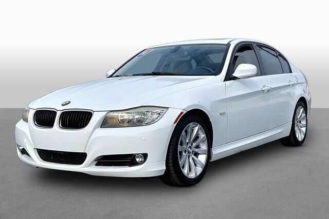 2011 BMW 3 Series 328i — photo 1 of 13