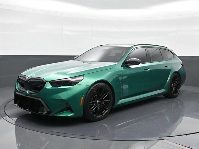 2025 BMW M5 Touring — photo 1 of 7