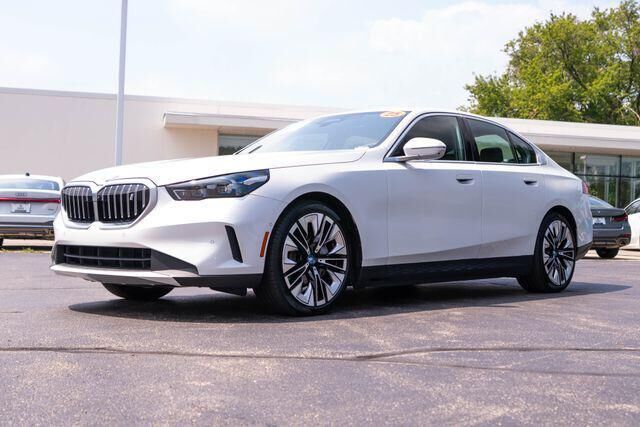 2025 BMW i5 xDrive40 — photo 1 of 1