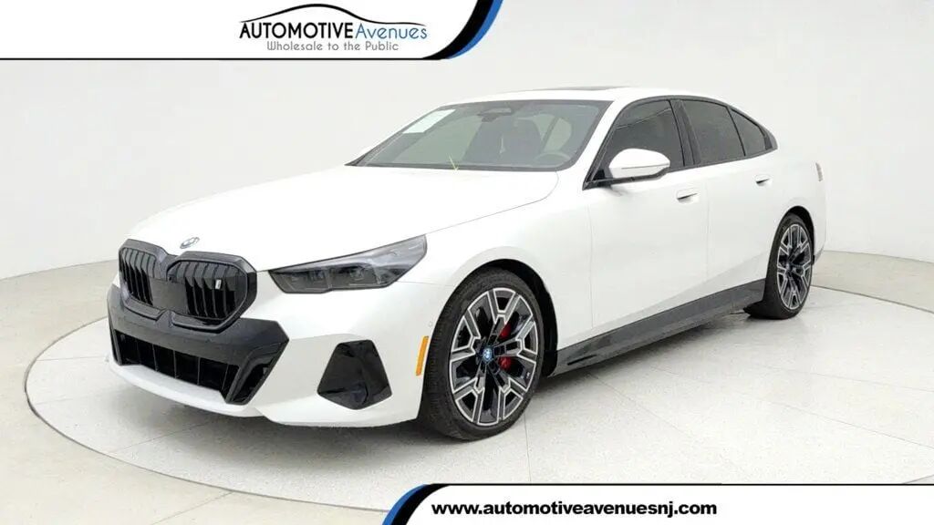 2025 BMW i5 xDrive40 — photo 1 of 26