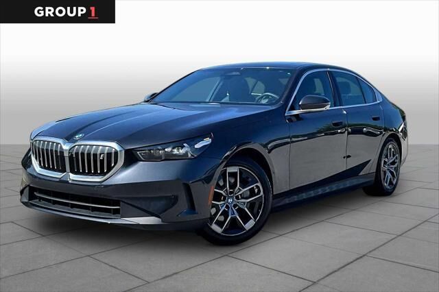 2024 BMW i5 eDrive40 — photo 1 of 13