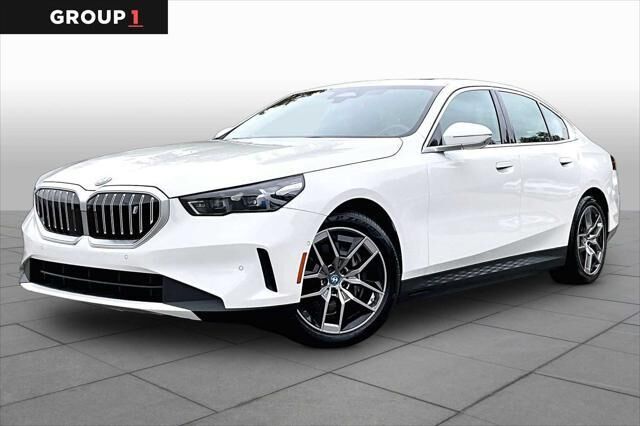 2024 BMW i5 eDrive40 — photo 1 of 13