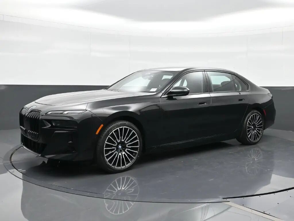 2025 BMW i7 eDrive50 — photo 1 of 13