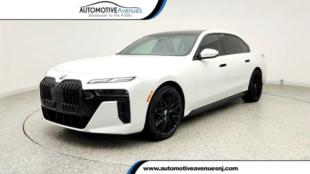 2023 BMW i7 xDrive60 — photo 1 of 26