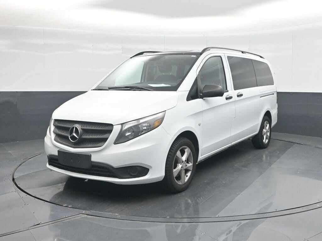2016 Mercedes-Benz Metris Passenger — photo 1 of 1