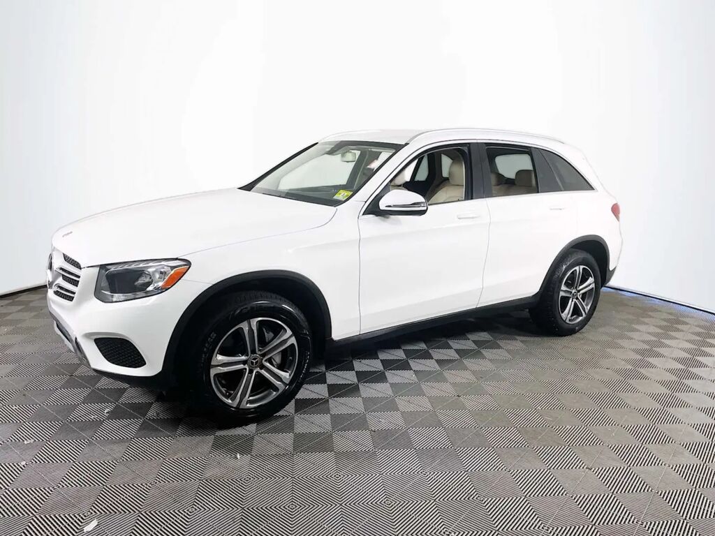 2019 Mercedes-Benz GLC GLC 300 — photo 1 of 2