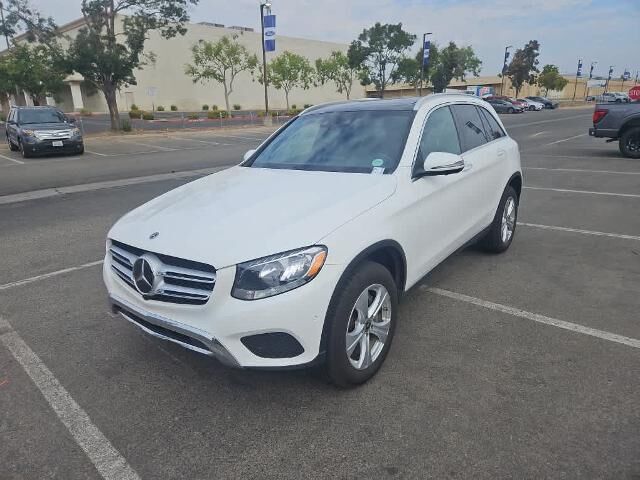 2018 Mercedes-Benz GLC GLC 300 4MATIC — photo 1 of 26