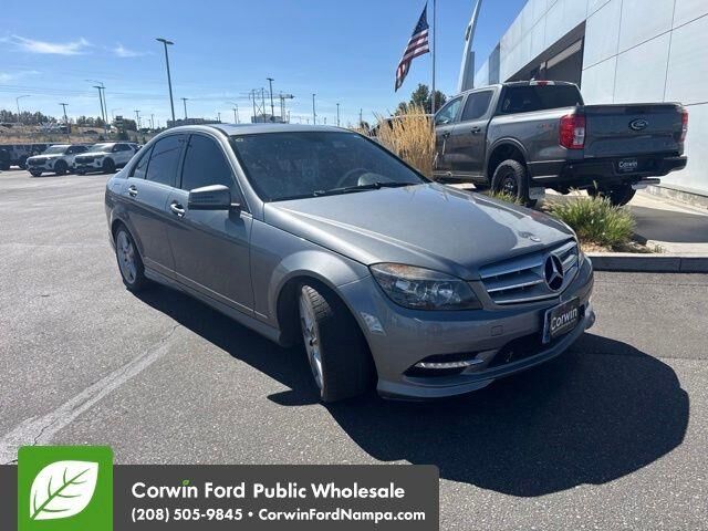 2011 Mercedes-Benz C-Class C 300 Luxury 4MATIC — photo 1 of 13