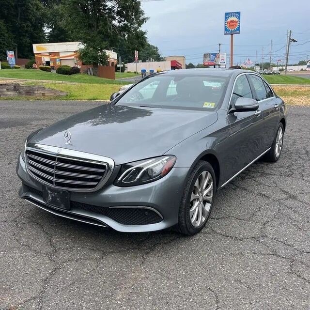 2017 Mercedes-Benz E-Class E 300 4MATIC — photo 1 of 13