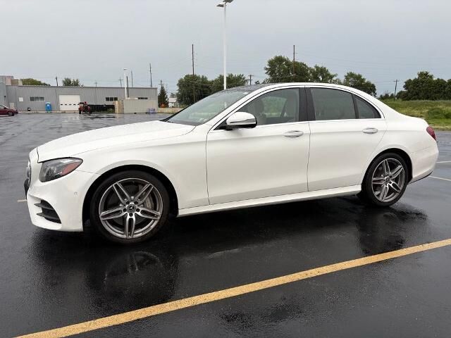 2018 Mercedes-Benz E-Class E 300 4MATIC — photo 1 of 3