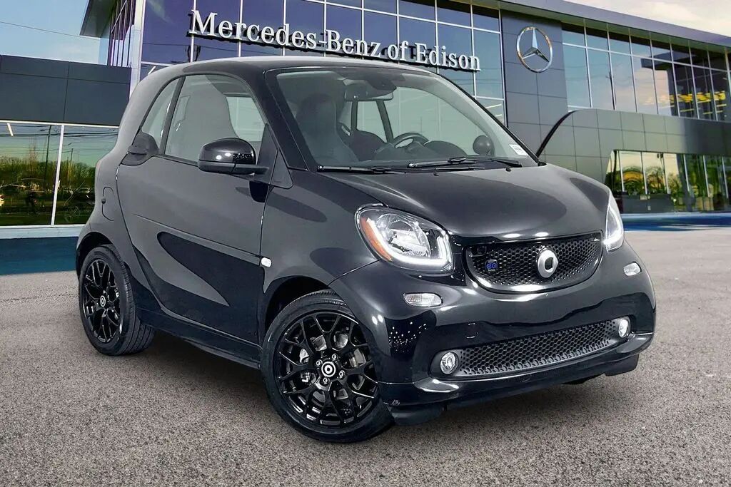 2019 Smart EQ fortwo passion — photo 1 of 26