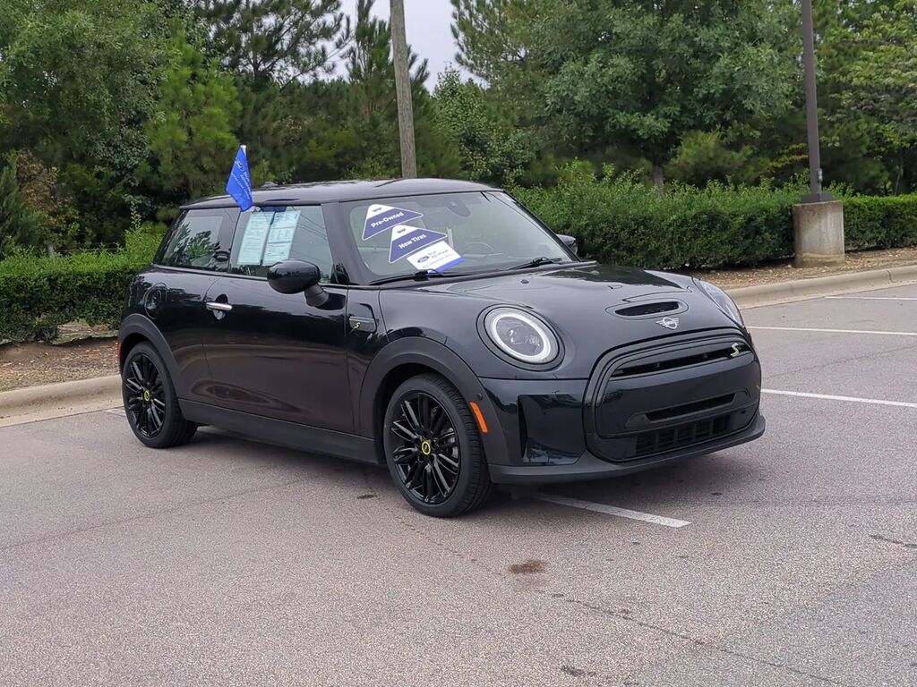 2023 MINI Hardtop 2 Door Cooper SE — photo 1 of 13