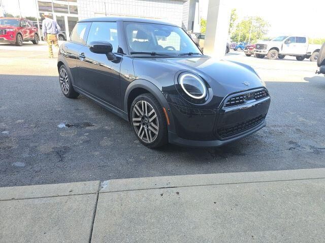 2025 MINI Hardtop 2 Door Cooper S Signature Trim