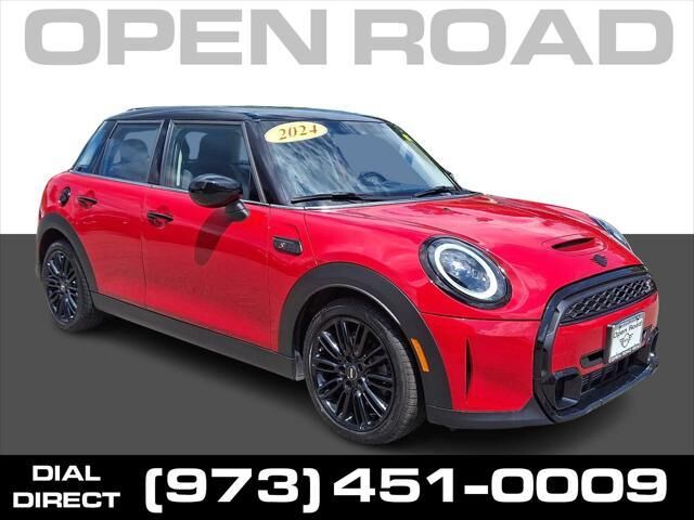 2024 MINI Hardtop 4 Door Cooper S — photo 1 of 13