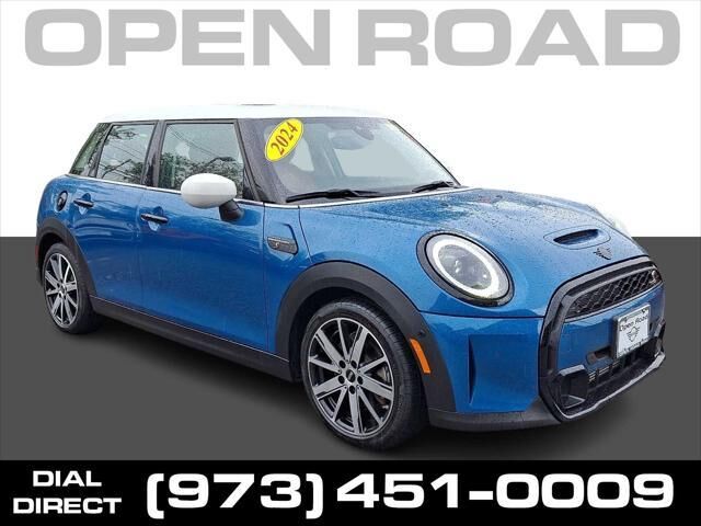 2024 MINI Hardtop 4 Door Cooper S — photo 1 of 13