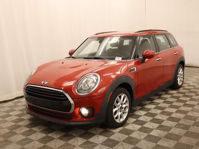 2017 MINI Clubman Cooper — photo 1 of 13