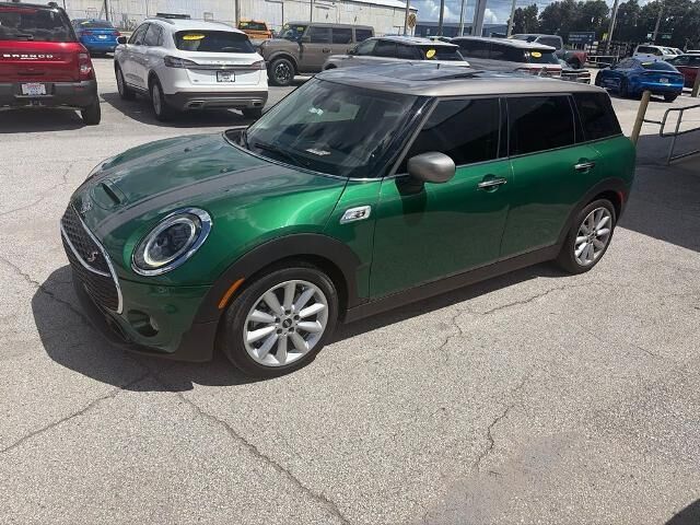 2022 MINI Clubman Cooper S — photo 1 of 13