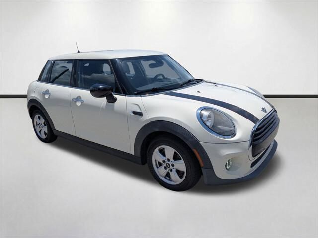 2021 MINI Hardtop 4 Door Cooper — photo 1 of 13