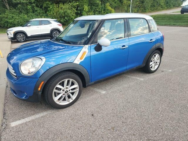 2012 MINI Cooper Countryman Base — photo 1 of 13