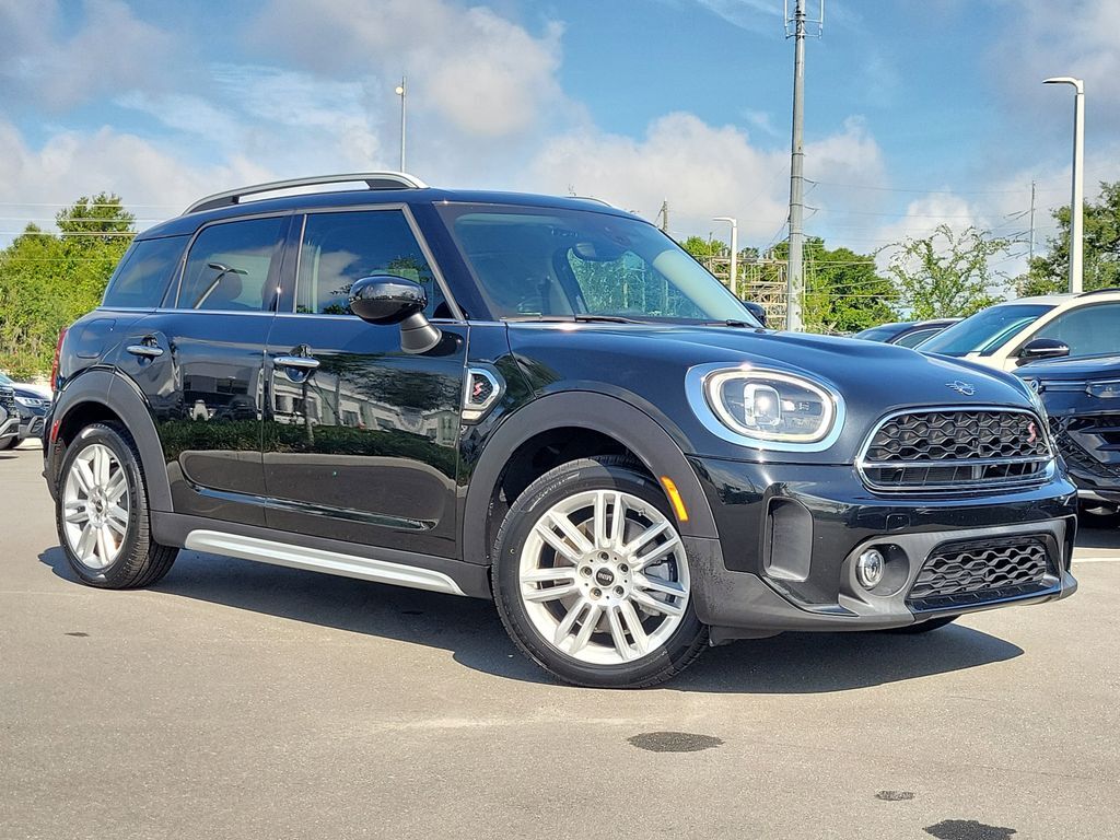 2024 MINI Countryman — photo 1 of 13