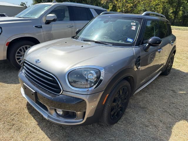 2017 MINI Countryman Cooper — photo 1 of 4