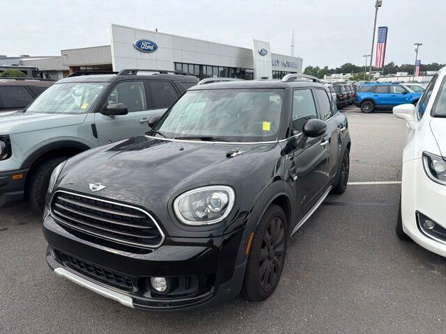 2017 MINI Countryman Cooper ALL4 — photo 1 of 8