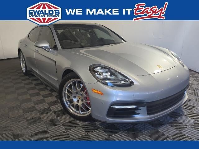 2017 Porsche Panamera 4 — photo 1 of 26