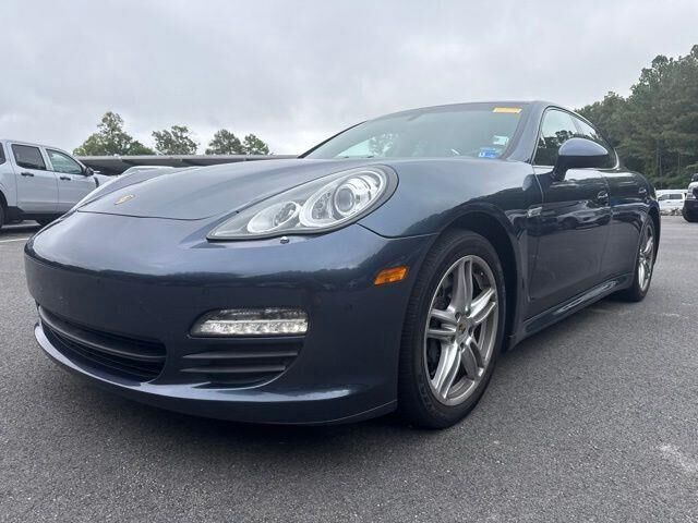 2011 Porsche Panamera 4 — photo 1 of 13