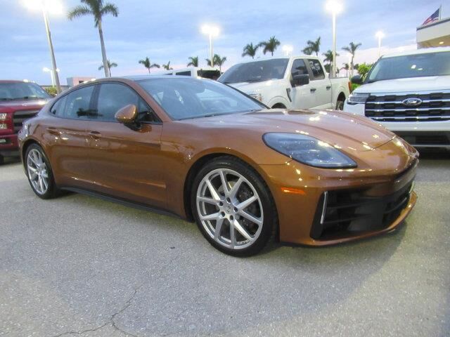 2025 Porsche Panamera 4 — photo 1 of 4