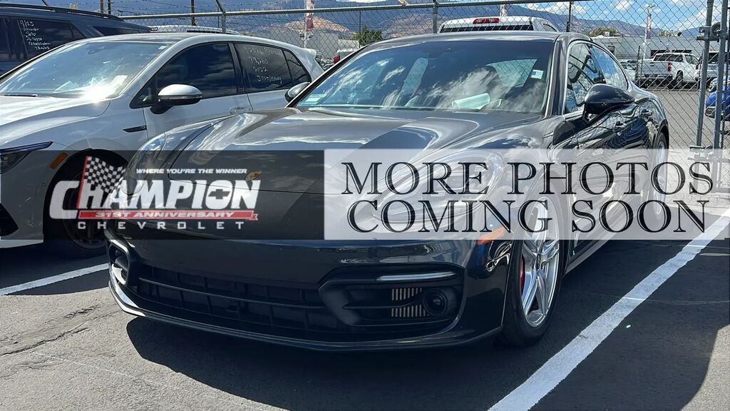 2023 Porsche Panamera 4S — photo 1 of 3