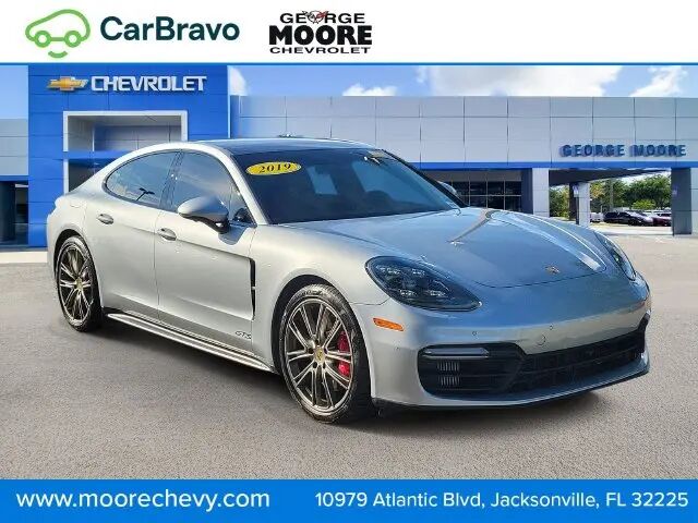 2019 Porsche Panamera GTS