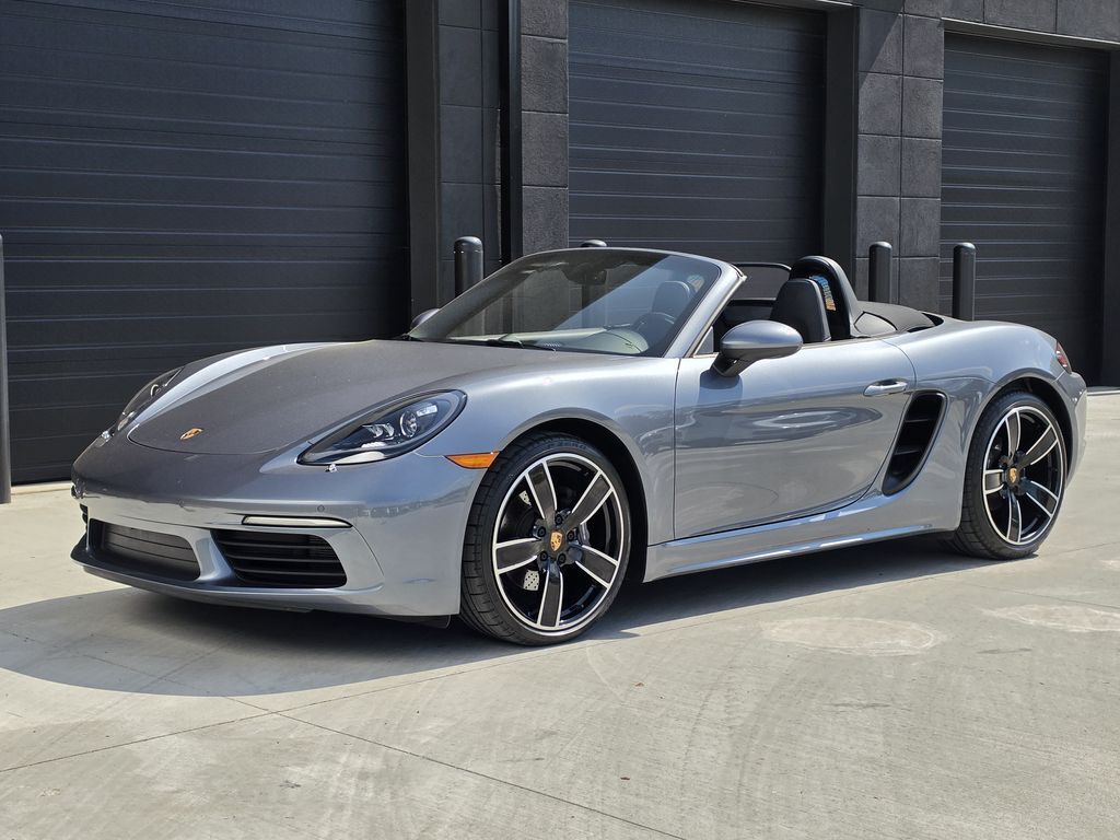 2025 Porsche 718 Boxster — photo 1 of 13