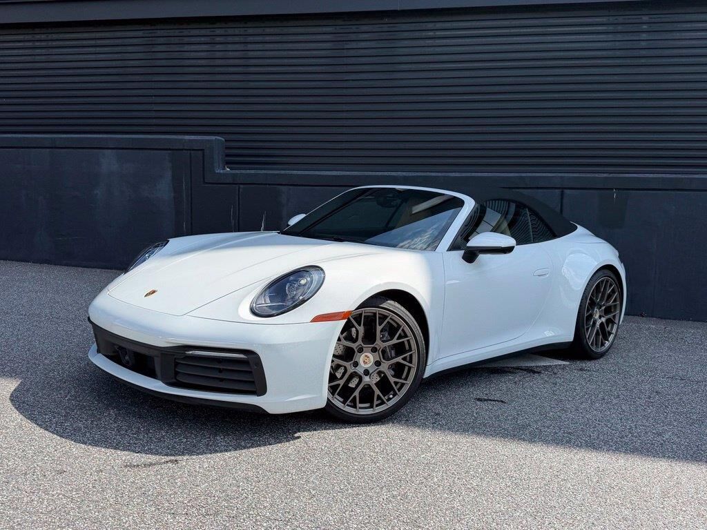 2020 Porsche 911 Carrera — photo 1 of 1