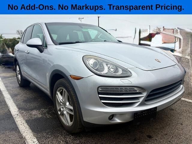 2011 Porsche Cayenne Base — photo 1 of 13