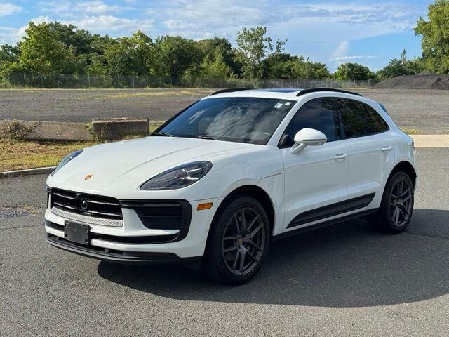 2023 Porsche Macan Base