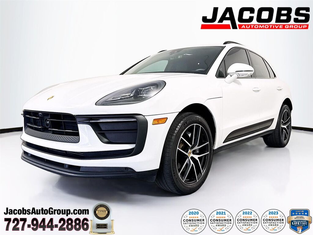 2023 Porsche Macan T — photo 1 of 11