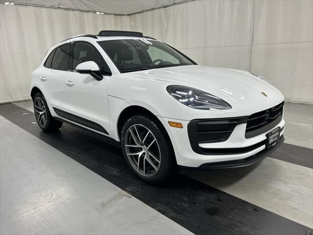 2026 Porsche Macan Base