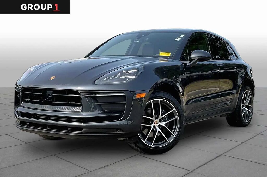 2024 Porsche Macan Base — photo 1 of 12